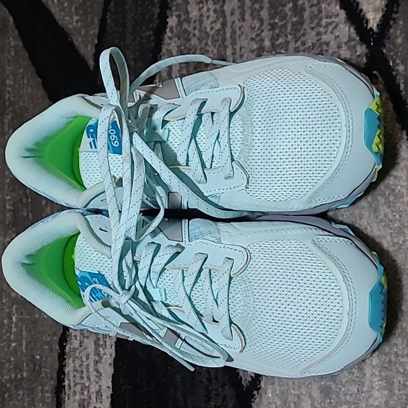 NEW BALANCE 690v2 SPEED RIDE ATHLETIC SHOES - Picture 4 of 13